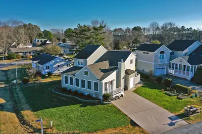 Image de Excellent 4 bed/2 bath house minutes from downtown Bethany Beach! Wifi, Beach Town, Pool, Fitness Center, Kayak Launch, Trolley!