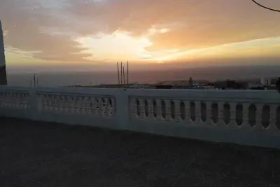 Family house with breathtaking terrace-5 min from the beach