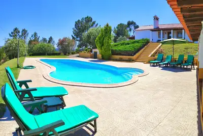 Image de Country house with private pool and panoramic views.