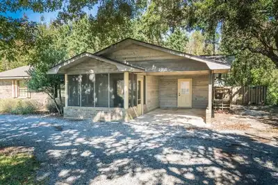 Image de OakHaven--Walking distance to the beach and 2 blocks from Wal-mart.