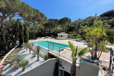 Image de Superbe Villa Ă 100 m plage avec piscine
