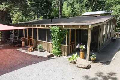 Image de Upgraded Rustic Themed Retreat w/screened porch in Rocky Point.