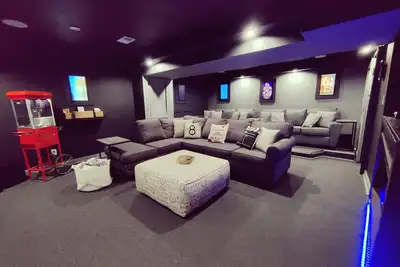 Image de ❤Hot Tub⎜MovieRoom⎜GameRoom⎜FirePit⎜WorkSpace
