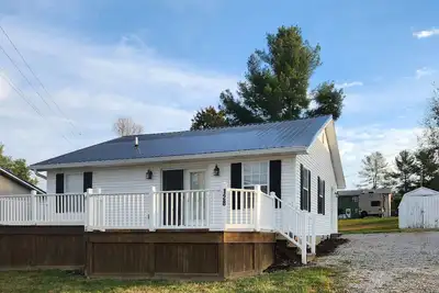 Image de Cozy Lakeside House w/Loft - Sleeps 6 - Close to Burnside, Somerset & Lee's Ford