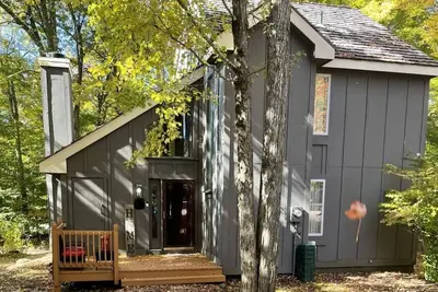 Image de Cozy Getaway located on Jack Frost Mountain with Fireplace