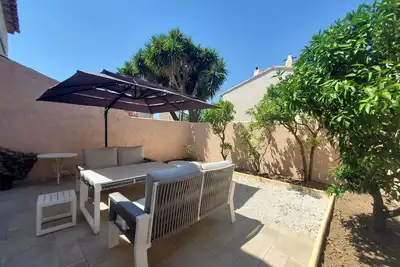 Frejus Rare à la location maison 3 chambres, 6 personnes, climatisée, 2 parkings, 2 kms des plages
