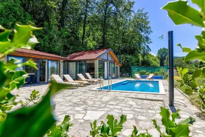 Image de Maison de vacances privée avec piscine privée, Wifi, climatisation, bain à remous, Tv, terrasse