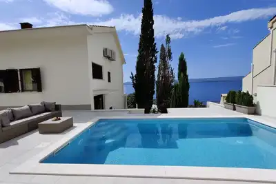Image de Unique seafront Villa, stunning seaviews, privacy, 3 min walk to Center & Beach