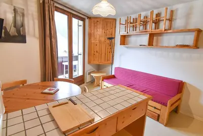 Image de Studio cabine cosy pour 3 pers, proche télésiège, balcon, parking, ski et golf à Valloire