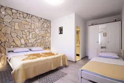 Appartement d'une chambre prés de la plage Milna, Vis (A-8917-a)