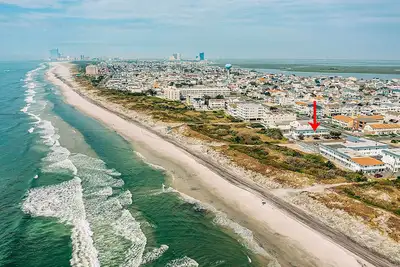 Image de First-Floor Brigantine Condo: Steps to Ocean!