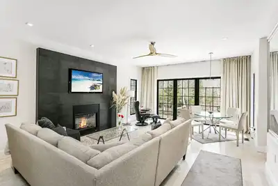 Image de Stylish East Hampton Home