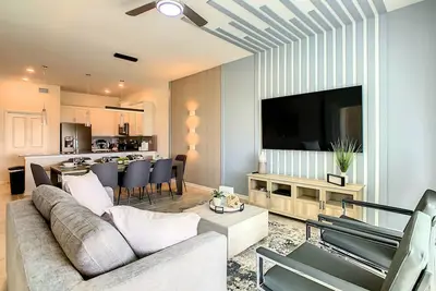 Image de Peaceful Getaway / 2 Clubhouses / Waterpark Access