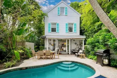 Image de **Island Inspiration @ Old Town** Elegant Home & Pool + Last Key Services…