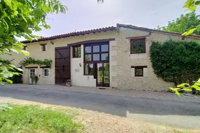 Image de Gîte \"Henri\" classé 3*  - 6 personnes - Piscine