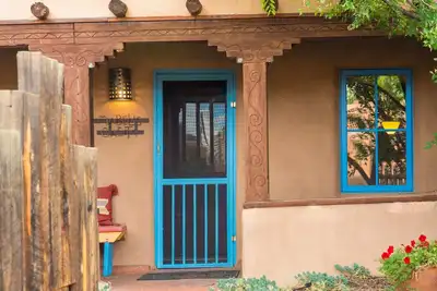 Image de Mabel's Casita by Velo has Adobe Walls & Hot Tub