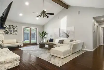 Image de Modern space in south Tulsa w/ outdoor firepit, kitchen, turf, & string lights!