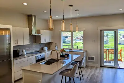 Image de Cutthroat Condo - Mountain View and European Kitchen Close to Spring Creek Ramp