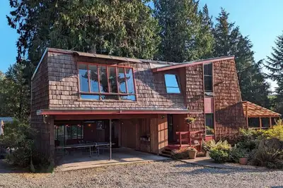 Image de Country Craftsman Cedar Retreat