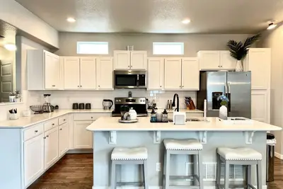 Image de Modern 3 bedroom home with breathtaking mountain view