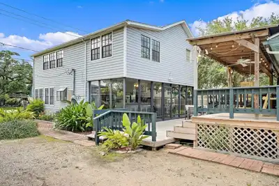 Image de Cozy Home Near Kemah Boardwalk with Game Room