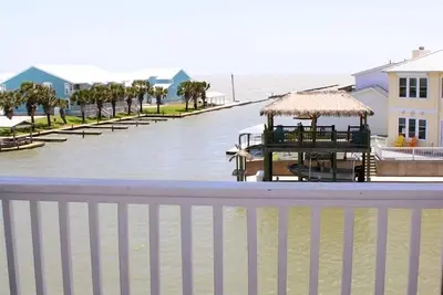 Image de Condo with canal view