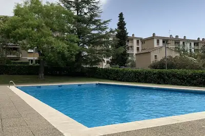 Image de Appartement contemporain avec piscine Ă 15 min Ă pied du centre-ville