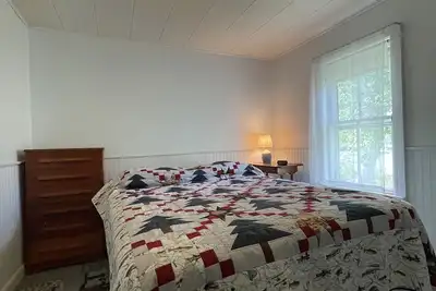 Quaint Retro Ash Cove Cottage