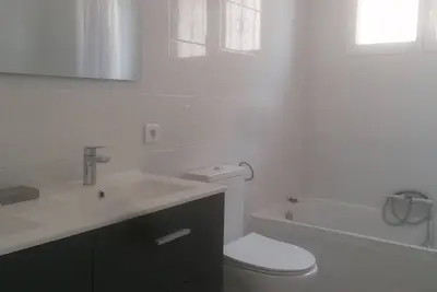 Image de Villa agréable avec  piscine privée et proche de la plage.