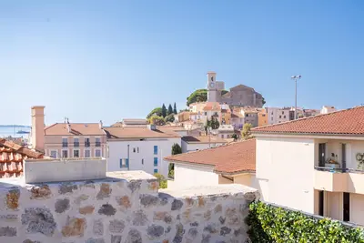 Image de 8. house privatize 6 flats from duplex/penthouse to studio Sea view+close beach