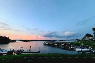 Image de Waterfront Wonder - Steps to the Lake - Ground Floor!