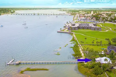 Image de Boathouse Cottage, Historic District Pvt Pier 1 blk to Trolley & Fort