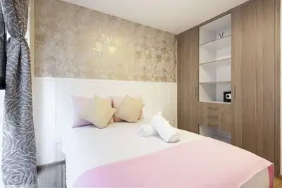 Image de City Center Deluxe +Steps away from Downtown Scene
