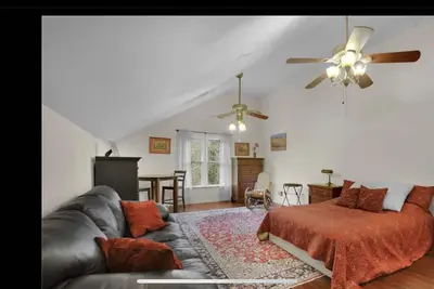 Image de Spacious gated private house
