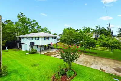 Image de Isle Be Back - Pet Friendly Waterfront Camp 3Br 1. 5Ba