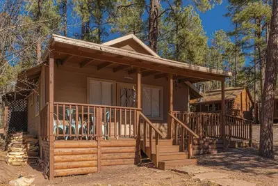 Image de Hideaway forest cabin 9 Squirrels Den