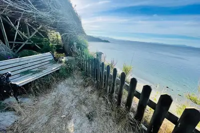 Image de Cedar Cabin on Savary!