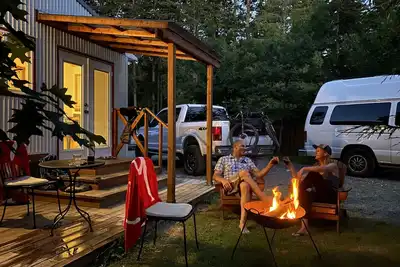 Image de The perfect Vancouver Island experience beside Nanaimo’s #1 lake!