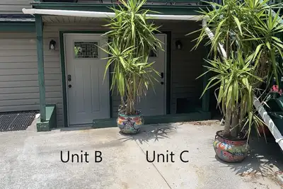 Image de Unit B, Spirit of Folly, Pet Friendly, 2 short blocks - 100 yards - to the beach