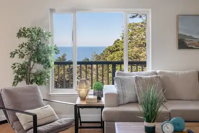 Image de 🌊🌞 4br Ocean-View Oasis with Hot Tub, Arcade, and Ev Plug by Sf & Beaches 🏖️