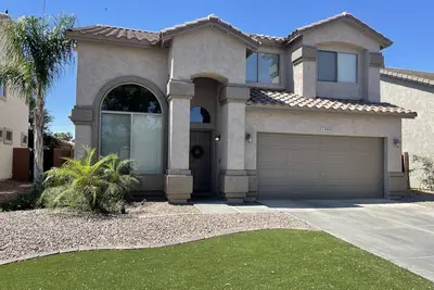 Image de New 5 star gorgeous oasis w\/ solar pool