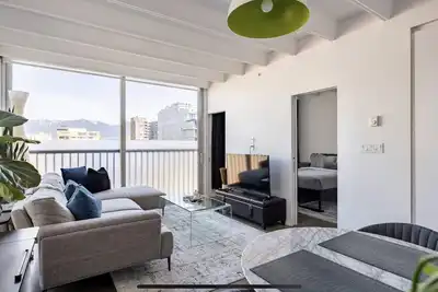 Image de Book now! Modern & Cozy 1br w/ Ac | Chinatown-Rogers Arena-Seawall