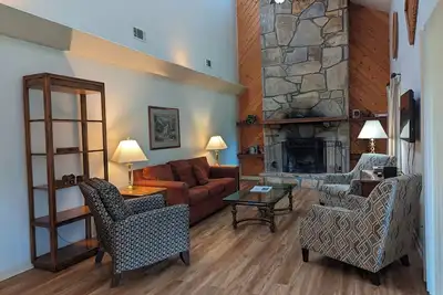 Image de Westover Park Condo 108 - A quiet getaway on your way to the Great Smoky Mtns