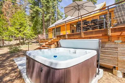 Image de Wildwood  - Modern 2 Br Private Hot tub. Walk to Regional Park and Trails