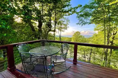 Image de Summer @ Beech Mtn - Bear Branch 4br w/ Views-A/C-HotTub-Dogs-Near Hiking/Biking