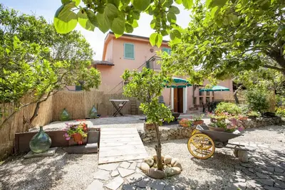 Image de Casa del Duca in Tuscan style with wide open spaces