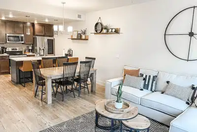 Image de McCall Vacay Getaway - New Townhome - Sleeps 10, 5 Beds and 3 Bathrooms