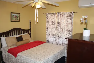 Image de Cozy Deluxe 2br Condo New Kingston