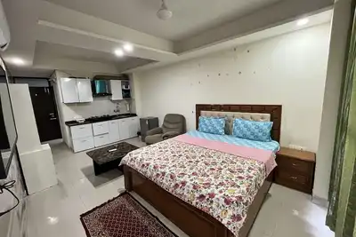 Image de 5 minutes to the theme park! Family-sized condo with game room & deck