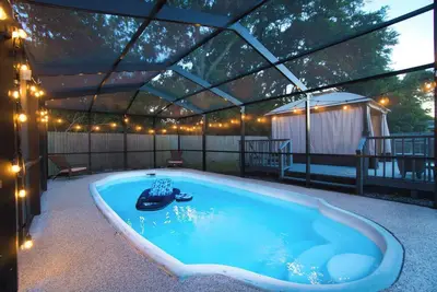 Image de ~Cool Pool Cabana_Sleeps 12_Heated Pool~